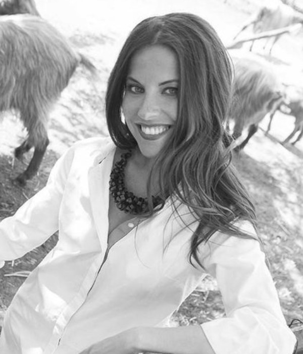 Laura Zabo, Volunteer